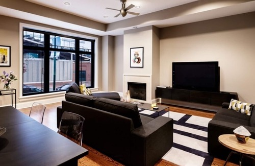 Lakeview Condo | Travel Channel Featured: 4 Bedroom Wrigley Rooftop Retreat