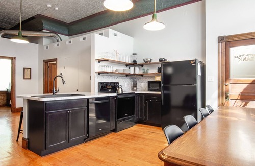 Marthasville House | Featured on USA Today: Hot Tub & Fenced Yard Getaway