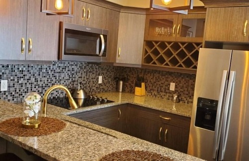 East Kootenay House | Spacious Lake View Retreat Near Fernie with 10/10 Rating