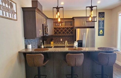 East Kootenay House | Spacious Lake View Retreat Near Fernie with 10/10 Rating