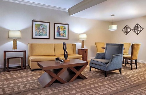 Grapevine Apartment | Featuring a 10-acre outdoor pool facility and a European-style spa .
