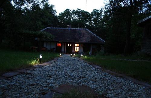 Oriszentpeter House | Welcoming Fecskefészek Vendégház with Hot Tub & Family-Friendly Amenities