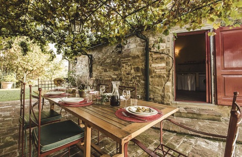 Greve in Chianti House | Federico House at La Veronica Resort: Poolside Retreat Awaits