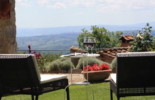 Castellina in Chianti House | Federico Farmhouse: Pool, Jacuzzi & Panoramic Chianti Views
