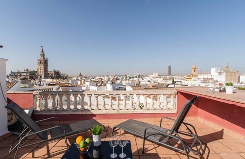 San Bartolome Apartment | Family-Friendly Stay at Federico Rubio with Great Reviews