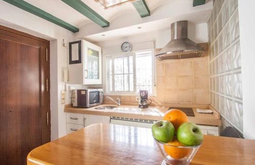 San Bartolome Apartment | Family-Friendly Stay at Federico Rubio with Great Reviews
