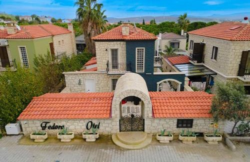 Hacımemis Bed & Breakfast | Discover Fedora Otel Alaçatı – Family-Friendly with Pool