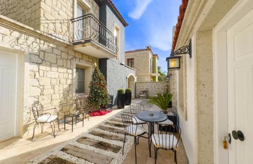 Hacımemis Bed & Breakfast | Discover Fedora Otel Alaçatı – Family-Friendly with Pool