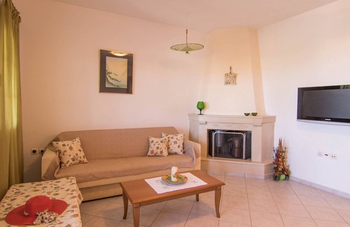 Palekastro House | Cozy Fedra Apartment: Free Parking & Steps to the Beach