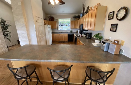 Briarcliff House | Idyllic 3 BR Retreat with Lake Views, Near Marina & Pool