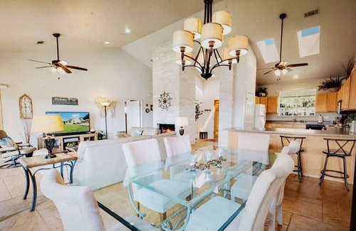 Briarcliff House | Idyllic 3 BR Retreat with Lake Views, Near Marina & Pool
