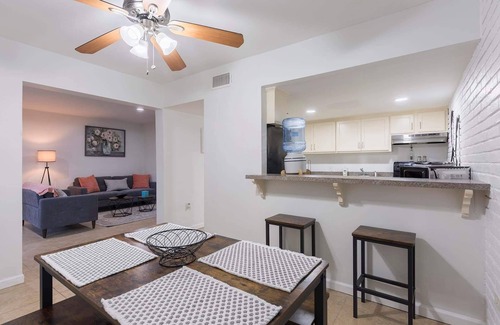 Edinburg Apartment | "Feel at Home in Edinburg – Cozy, Cute & Close to UTRGV!"