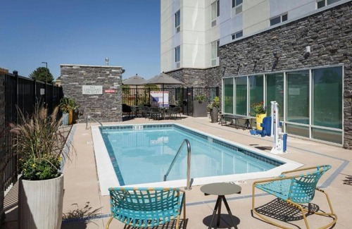 Thornton House | Feel at Home in our Brand New Hotel in Thornton, CO