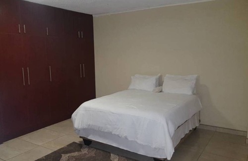 Windhoek Bed & Breakfast | Home-Like Comfort with Pool and Kitchen Amenities