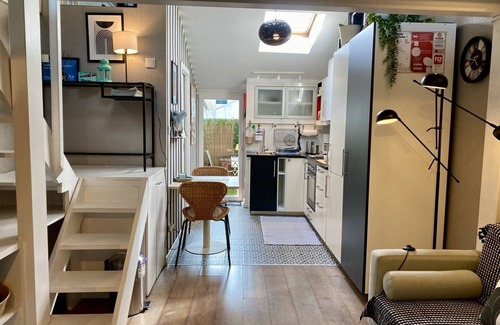 Sao Paulo Apartment | Cool Retreat at Studio 6: Rated 10/10 with Spa & Breakfast