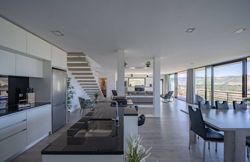 Armamar Villa | Scenic Villa with Pool, Barbecue & 10/10 Guest Rating