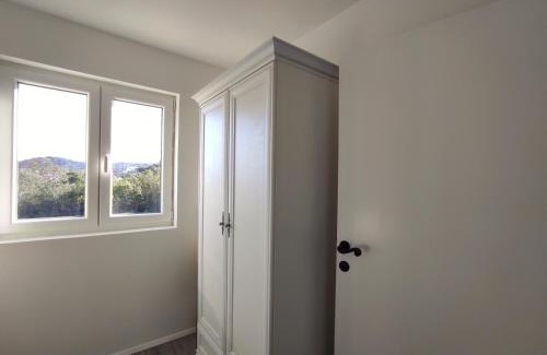 Luka Apartment | Oceanfront Retreat: Feel Dugi Otok - Apartment Sofia