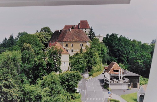Leibnitz Apartment | Inviting Panorama Holiday Apartment 'SchlossBlick' Retreat