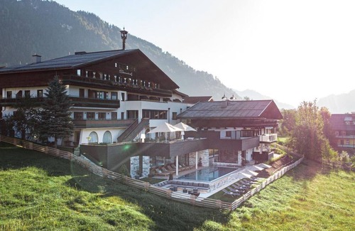 Sankt Veit im Pongau House | Relaxing Feel-Good Room at Verwöhnhotel Sonnhof