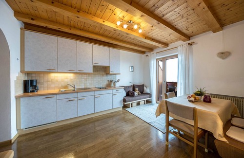 Verano Apartment | Feel-Good Holiday at Eichernhof Apartment Kirschblüte – Delicious Vital Breakfast and Dinner on Request