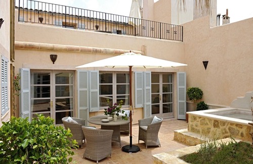 Santanyi House | Inviting Villa with Oceanfront Views in Santanyi