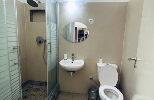 Polana Cimento A Apartment | Experience Comfort with Ocean View and Pool Access