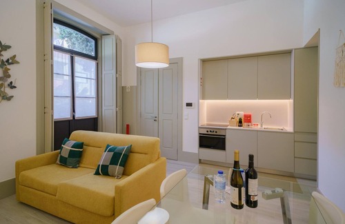Leixões Apartment | Discover Porto Matosinhos Ocean Flat - Top Rated Stay!
