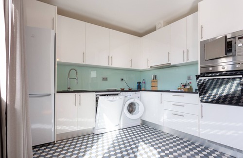 Centro / Baixa Apartment | Discover Porto Sublime Townhouse: Ideal for Groups & Families