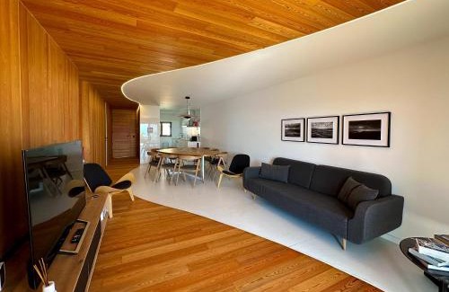 Pedra do Ouro Apartment | Oceanfront Design Apartment - Guest Rated 10/10