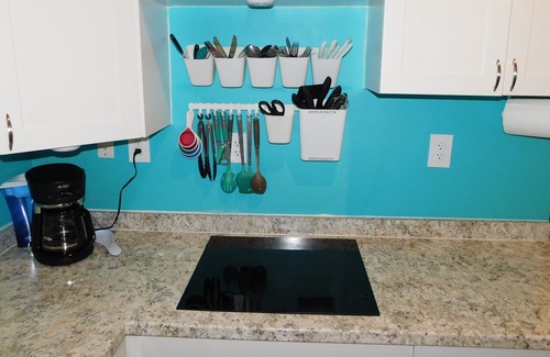 Port Howe Apartment | Experience Feelin Nauti Beach Cottage: Your Oceanfront Escape