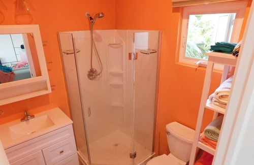 Port Howe Apartment | Experience Feelin Nauti Beach Cottage: Your Oceanfront Escape