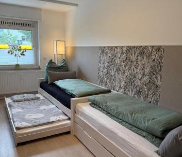 Holsterhausen Apartment | Feeling Home - Moderne 3-Zimmer Ferienwohnung am Uniklinikum, Nähe Messe und Rüttenscheid
