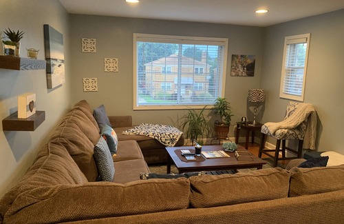 Cheviot House | Homey Retreat with Kitchen - Guest Rated 10/10