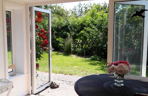 Goting House | Experience Oceanfront Bliss at Feer Strunhüs Deelswai 49