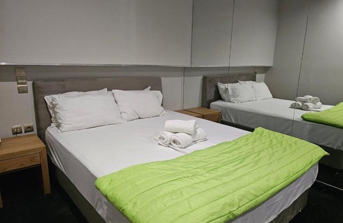 Moschato-Tavros Hotel | Family-Friendly Feevos: Pet Welcoming & Dining Experience