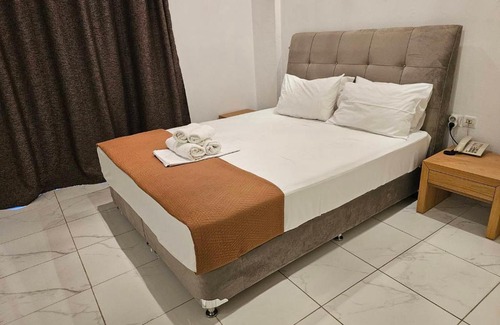 Moschato-Tavros Hotel | Family-Friendly Feevos: Pet Welcoming & Dining Experience
