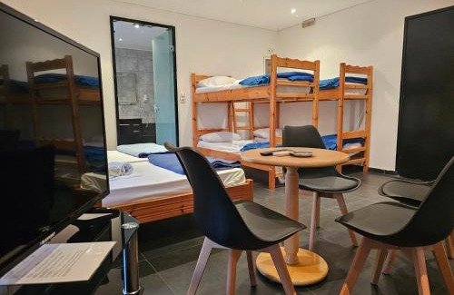 Moschato-Tavros Hotel | Family-Friendly Feevos: Pet Welcoming & Dining Experience