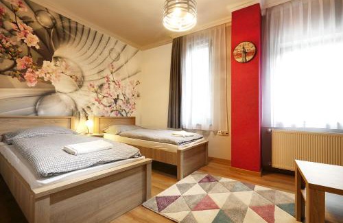 Gyoparosfuerdo Bed & Breakfast | Pet-Friendly Fehér Hattyú Panzió with Ocean Views