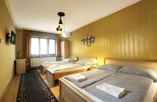 Gyoparosfuerdo Bed & Breakfast | Pet-Friendly Fehér Hattyú Panzió with Ocean Views