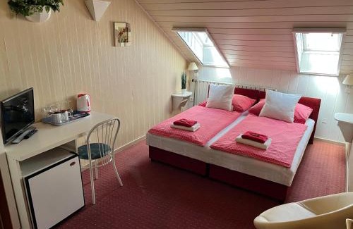 Buk Hotel | Discover Fehér Ló Fogadó: Rated 9/10 with Unique Amenities