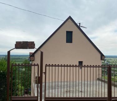 Satoraljaujhely Apartment | Pet-Friendly Retreat at Fehér Szőlő Vendégház - Guest Rated 8.6