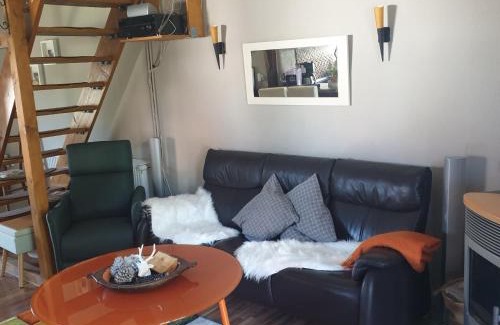 Astfeld House | Discover Feha Ehemaliger Stall: Family-Friendly Retreat