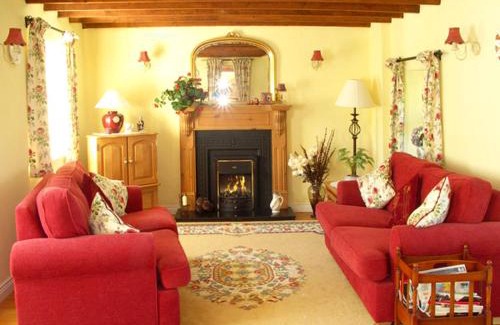 Lauragh House | Experience Comfort at Fehanaugh Cottage - Rated 9.7/10!