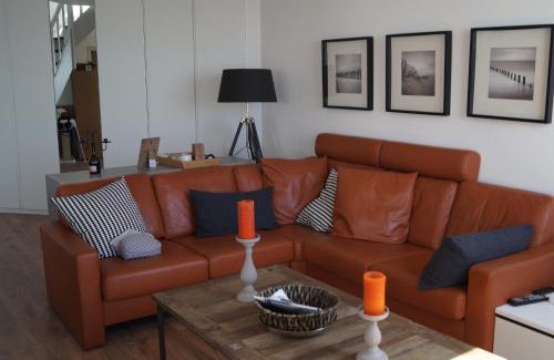 Orth Apartment | Pet-Friendly Fehmarn Ostseeferien "Toplicht" Getaway