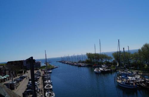 Orth Apartment | Pet-Friendly Fehmarn Ostseeferien "Toplicht" Getaway