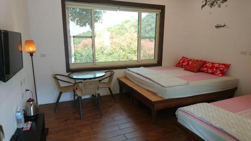 Tongxiao House | Fei Ying Homestay: Family-Friendly Retreat with Pool & Breakfast