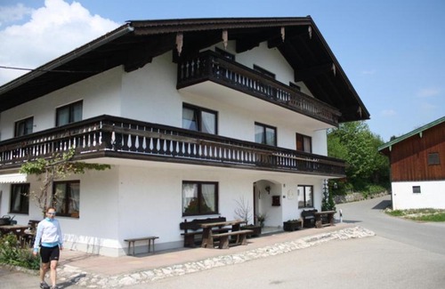 Schleching House | Pet Friendly Feichten-Hof Zaiser Zimmer with High Ratings