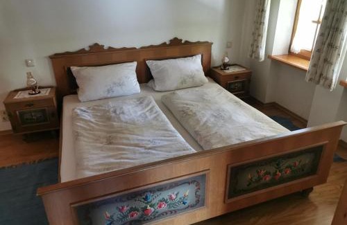 Schleching Apartment | Family-Friendly Retreat at Feichten-Hof Zuhaus