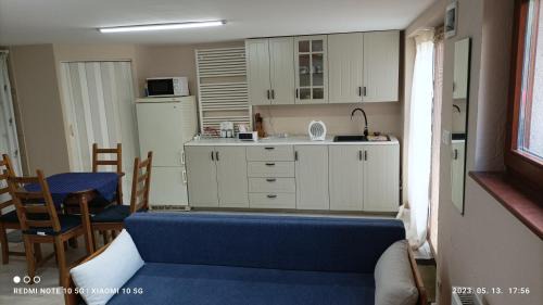 Veszprem Apartment | Beautiful Fejesvölgy Stúdióapartman with Oceanfront Views