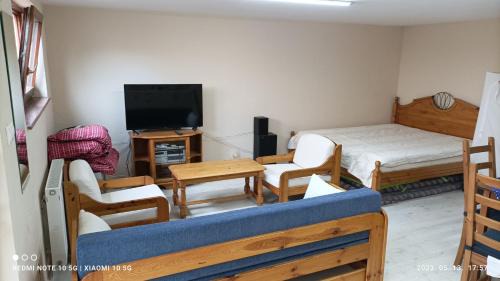 Veszprem Apartment | Beautiful Fejesvölgy Stúdióapartman with Oceanfront Views